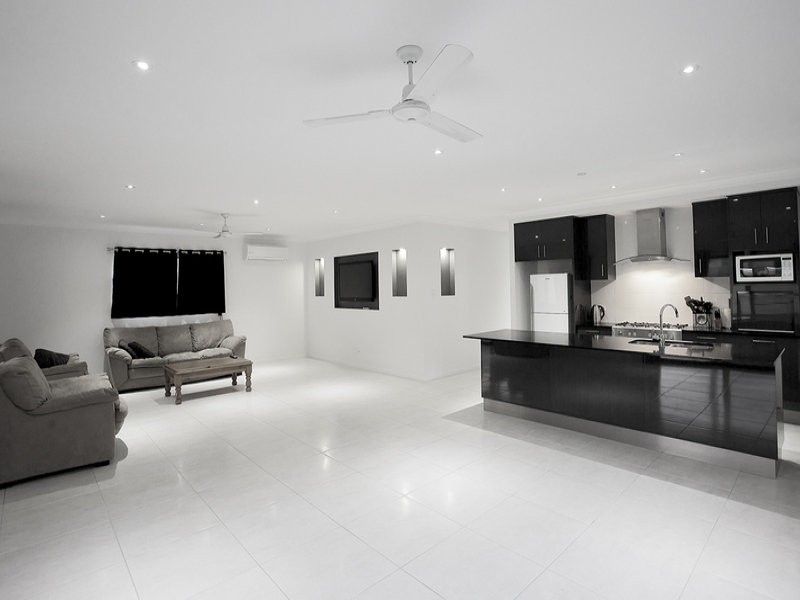 14 Twin Creek Court, Cannonvale QLD 4802