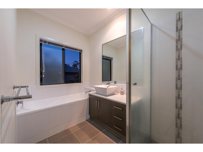 15 Armada Crescent, Jubilee Pocket QLD 4802