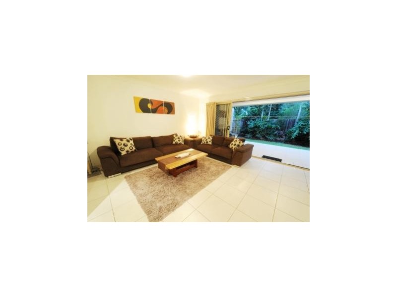 2/1 Wills Court, Cannonvale QLD 4802