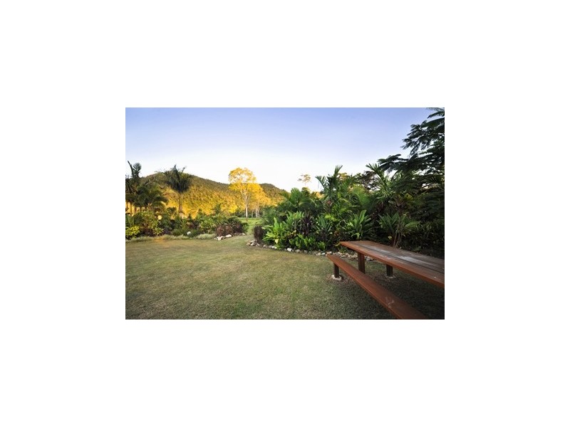 80 Abell Road, Cannonvale QLD 4802