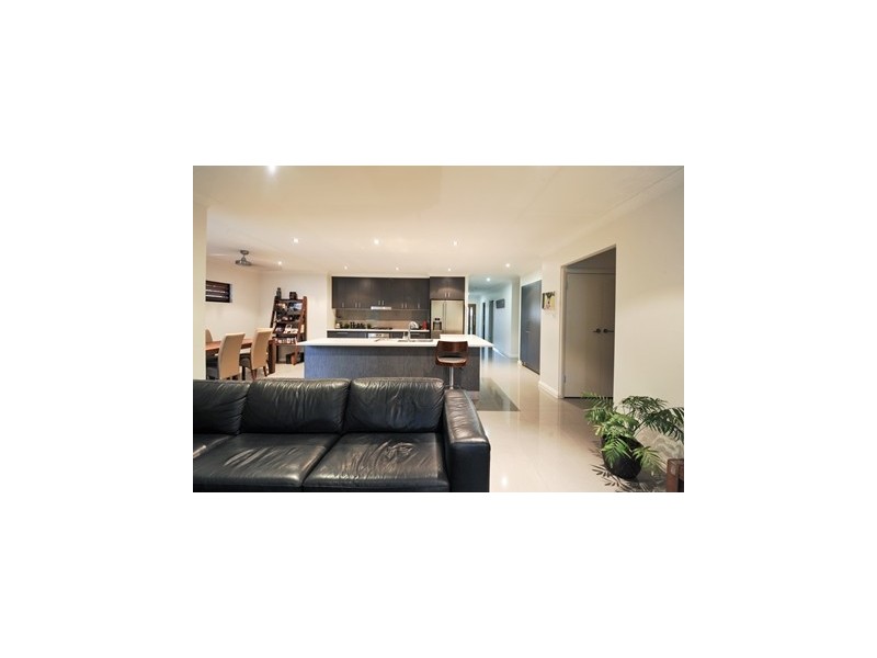 80 Abell Road, Cannonvale QLD 4802
