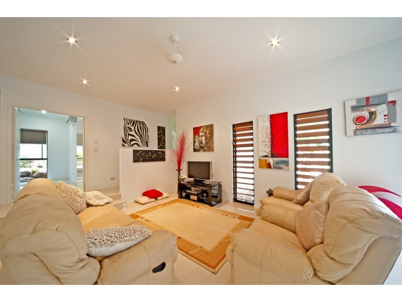 55 Jones Road, Cannonvale QLD 4802