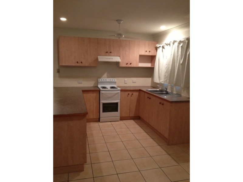 2/9 Border Drive, Cannonvale QLD 4802