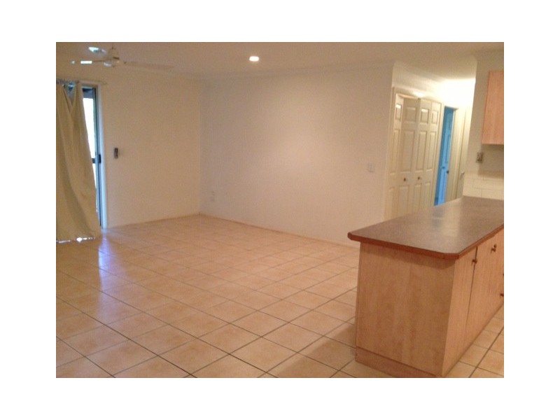 2/9 Border Drive, Cannonvale QLD 4802