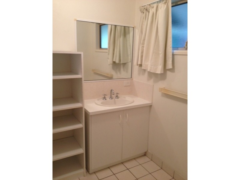 2/9 Border Drive, Cannonvale QLD 4802