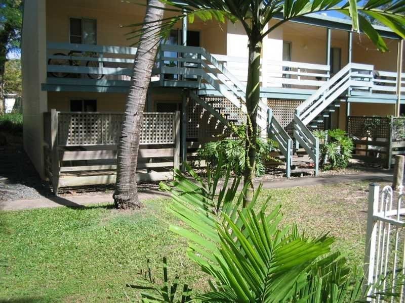 9/6 St Martins Lane, Cannonvale QLD 4802