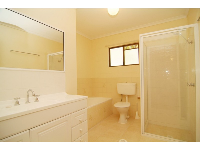 1/10 Iluka street, Cannonvale QLD 4802