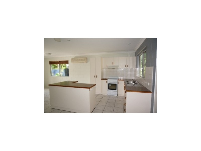 5 William Close, Cannonvale QLD 4802