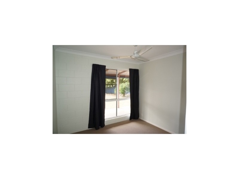 5 William Close, Cannonvale QLD 4802