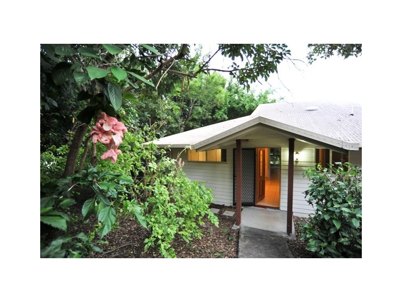 2/15 Macarthur Drive, Cannonvale QLD 4802