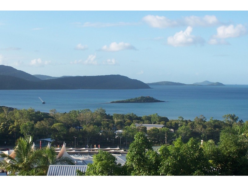 2 Woodwark Crescent, Cannonvale QLD 4802