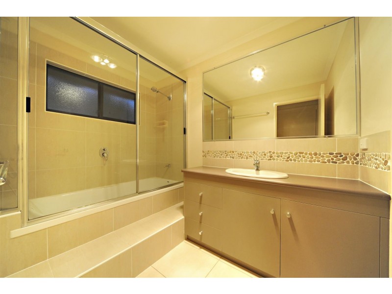 2 Woodwark Crescent, Cannonvale QLD 4802