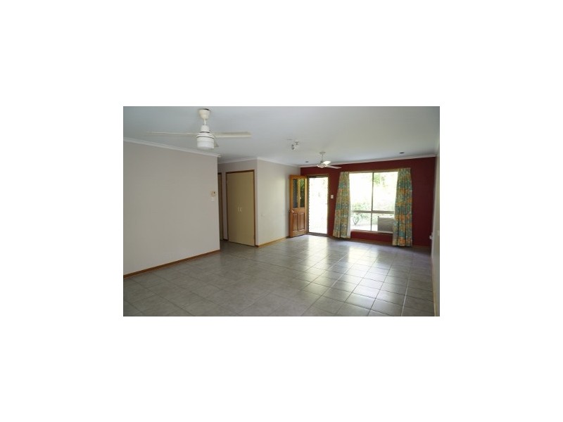 7 Grace Avenue, Cannonvale QLD 4802