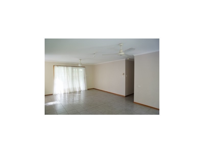 7 Grace Avenue, Cannonvale QLD 4802