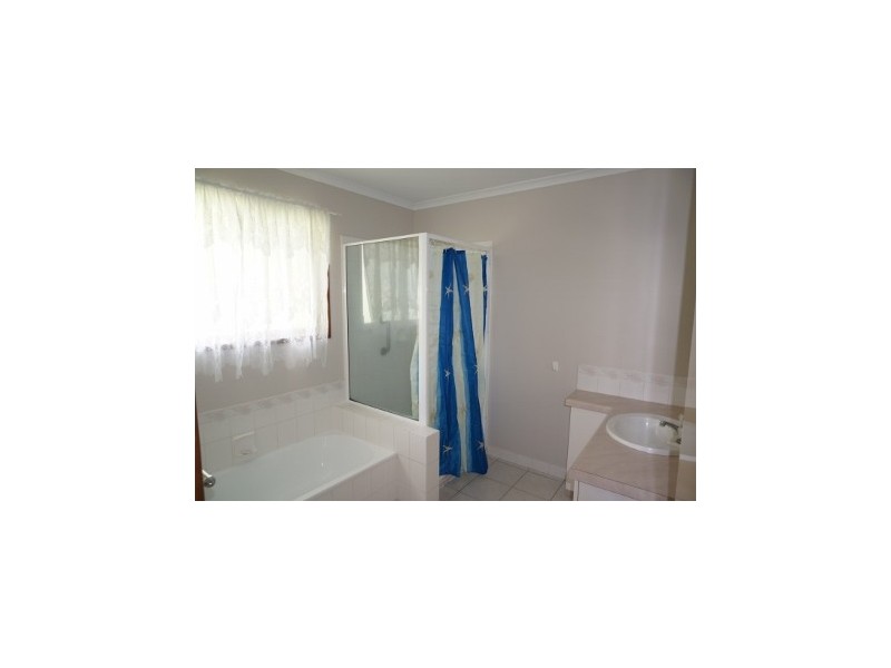 7 Grace Avenue, Cannonvale QLD 4802