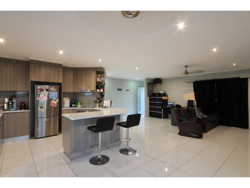 10 Figtree Street, Proserpine QLD 4800