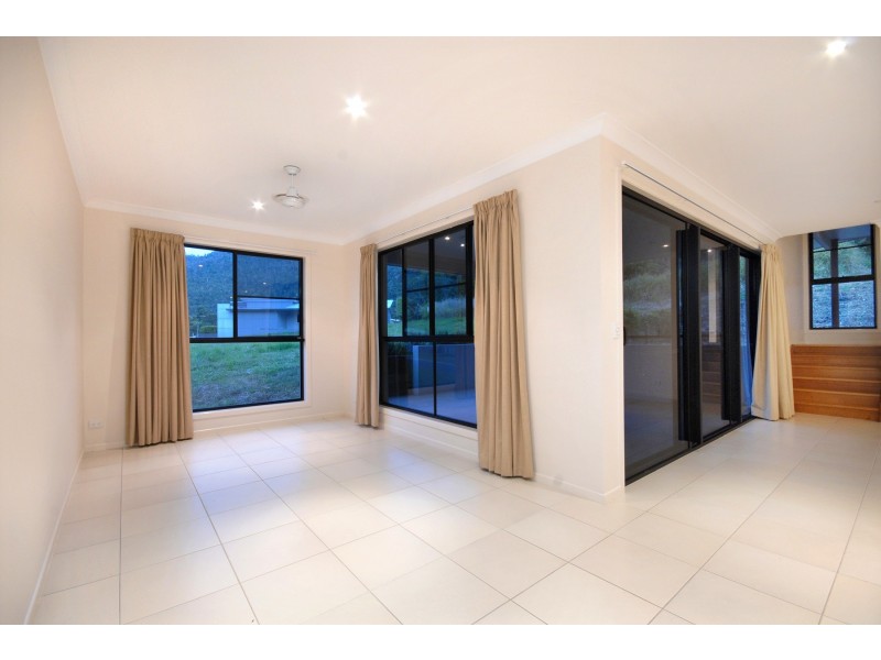 8 Armada Crescent, Jubilee Pocket QLD 4802