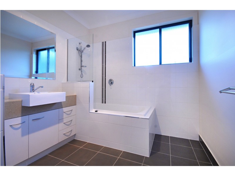 8 Armada Crescent, Jubilee Pocket QLD 4802