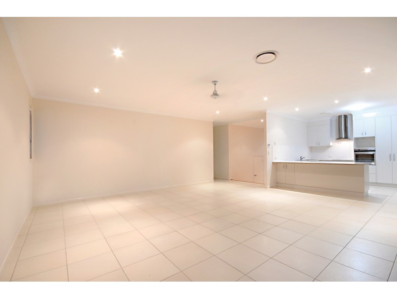 8 Armada Crescent, Jubilee Pocket QLD 4802
