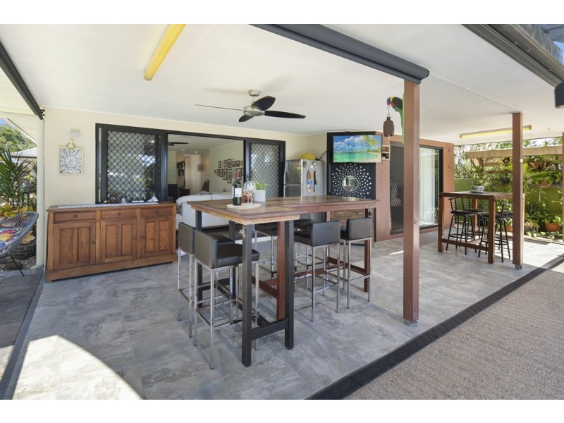 83 Abell Road, Cannonvale QLD 4802