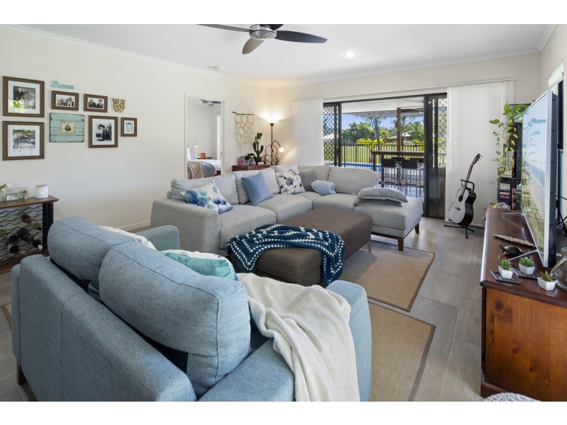 83 Abell Road, Cannonvale QLD 4802