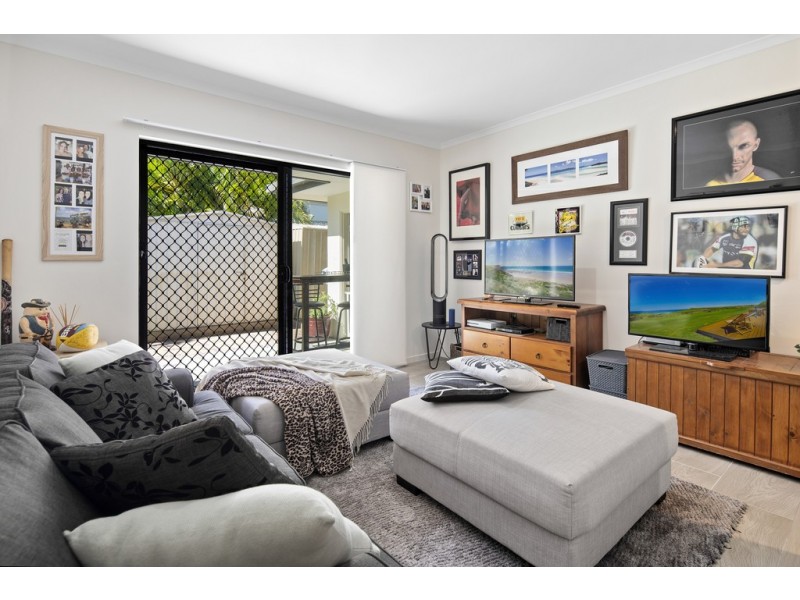 83 Abell Road, Cannonvale QLD 4802