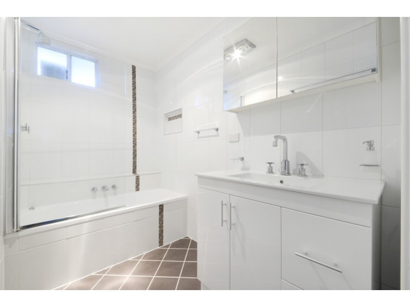 3/11 Island Drive, Cannonvale QLD 4802
