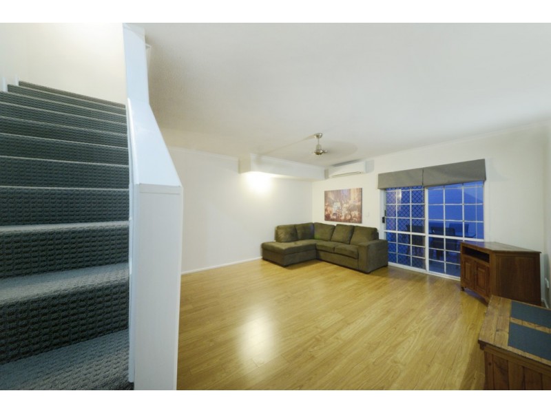 3/11 Island Drive, Cannonvale QLD 4802