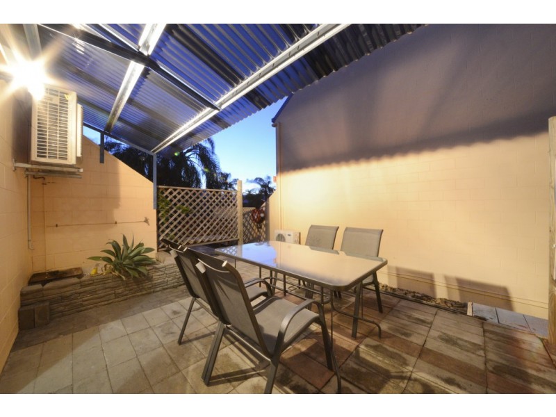 3/11 Island Drive, Cannonvale QLD 4802