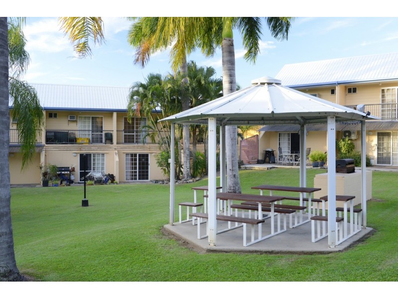 3/11 Island Drive, Cannonvale QLD 4802