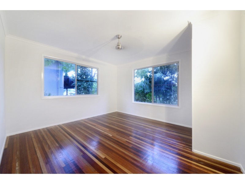 24 Stewart Drive, Cannonvale QLD 4802