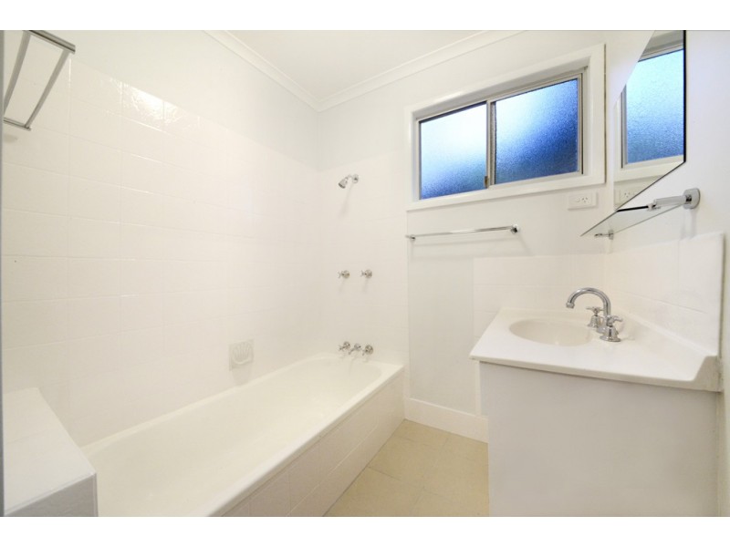 24 Stewart Drive, Cannonvale QLD 4802
