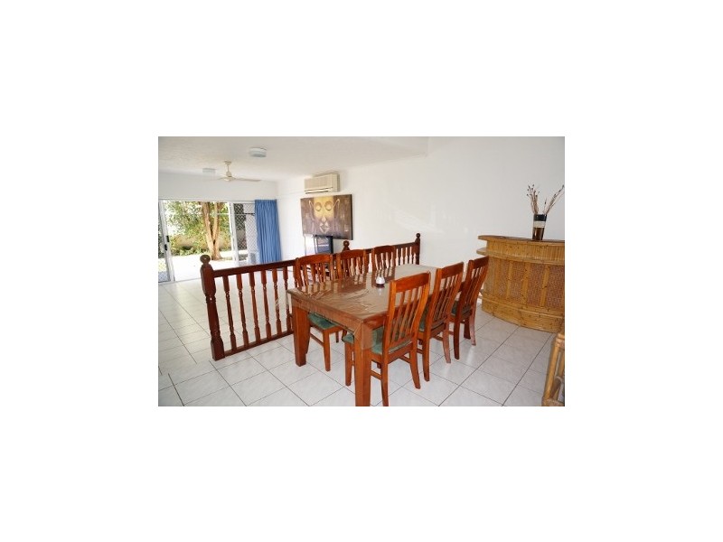 1B/10 Island Drive, Cannonvale QLD 4802