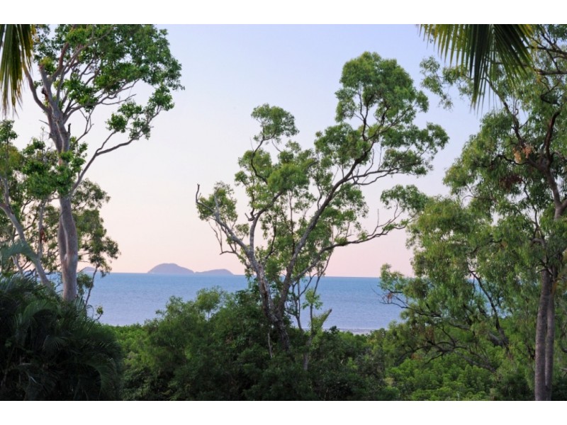 7 Alice Court, Cannonvale QLD 4802