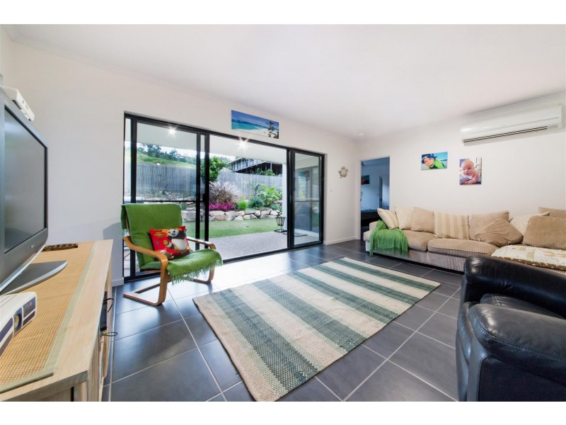 34 Parker Road, Cannonvale QLD 4802
