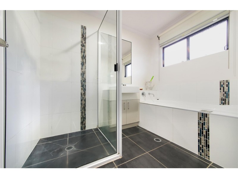 34 Parker Road, Cannonvale QLD 4802