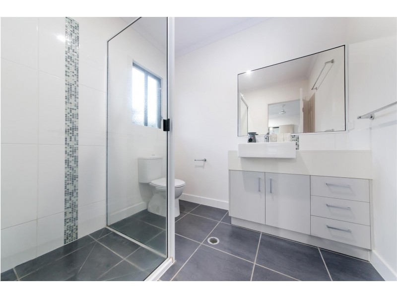 34 Parker Road, Cannonvale QLD 4802