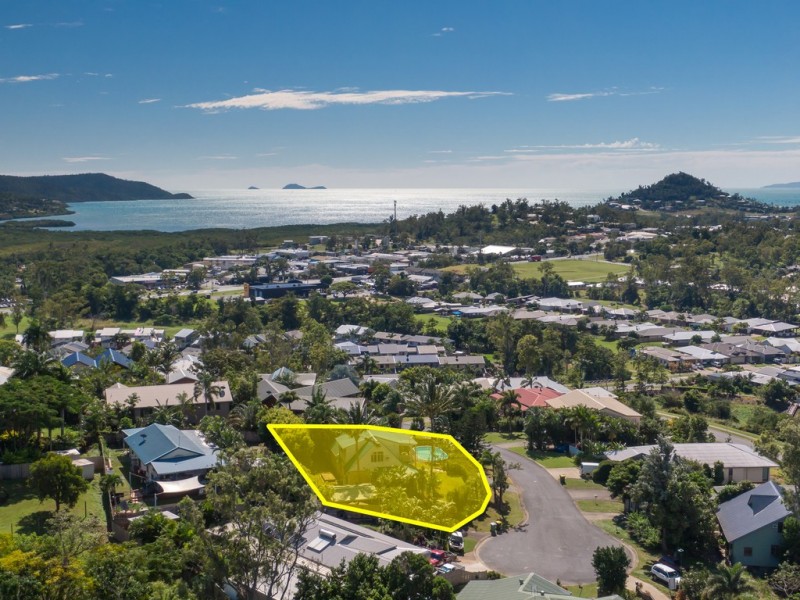 10 Daydream Court, Cannonvale QLD 4802