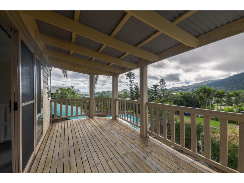 10 Daydream Court, Cannonvale QLD 4802