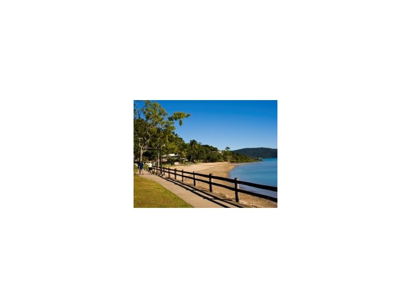 38 Stewart Drive, Cannonvale QLD 4802