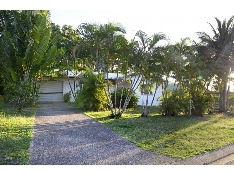 4 Jones Road, Cannonvale QLD 4802