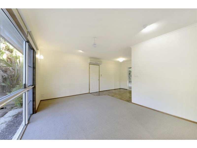4 Jones Road, Cannonvale QLD 4802
