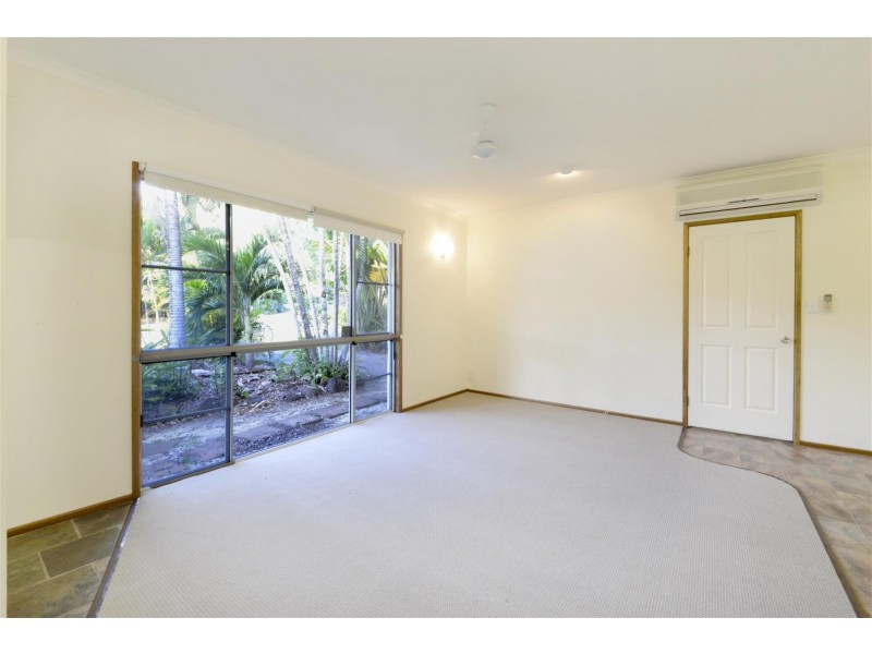 4 Jones Road, Cannonvale QLD 4802