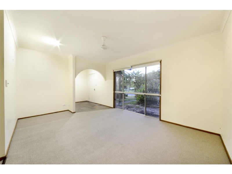4 Jones Road, Cannonvale QLD 4802