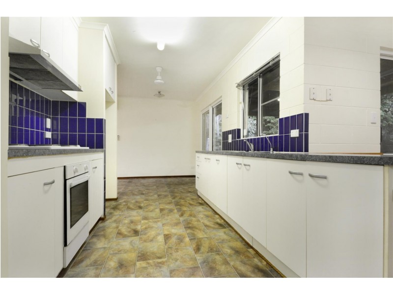 4 Jones Road, Cannonvale QLD 4802
