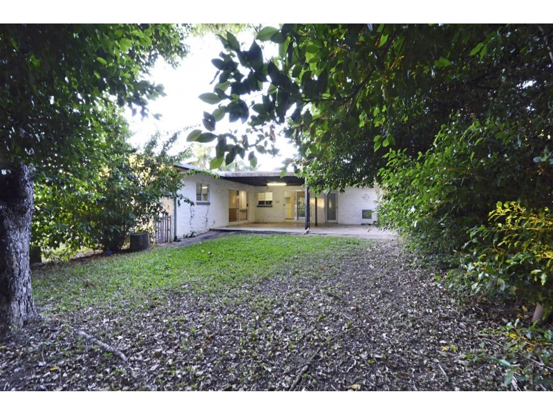4 Jones Road, Cannonvale QLD 4802