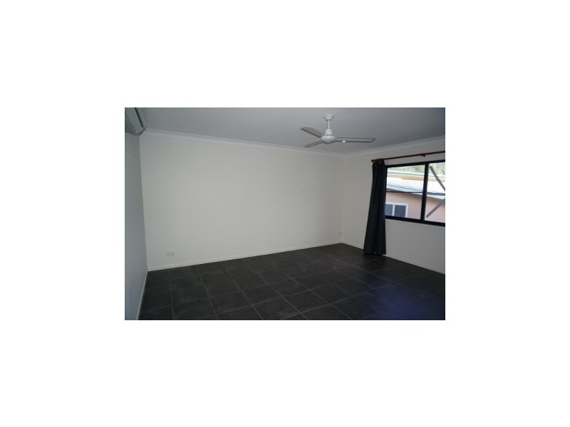 4 Simmons Street, Cannonvale QLD 4802