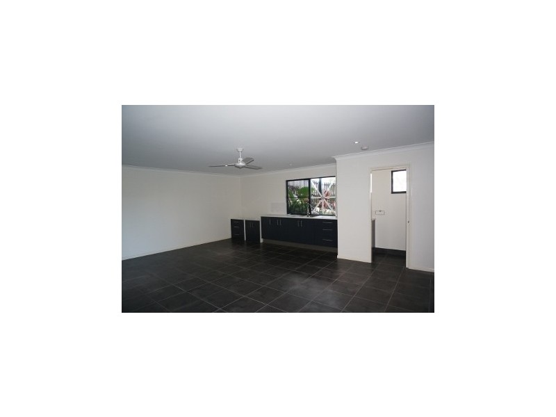 4 Simmons Street, Cannonvale QLD 4802