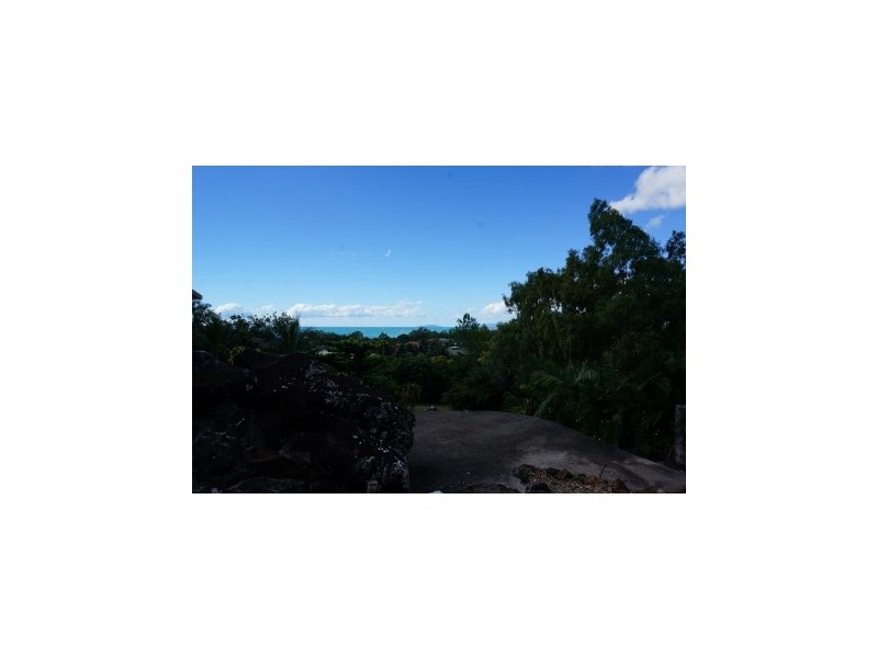 9a Woomerah, Cannonvale QLD 4802