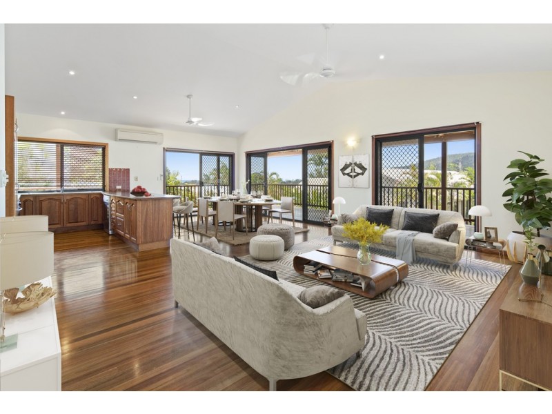 11 Hamilton Avenue, Cannonvale QLD 4802